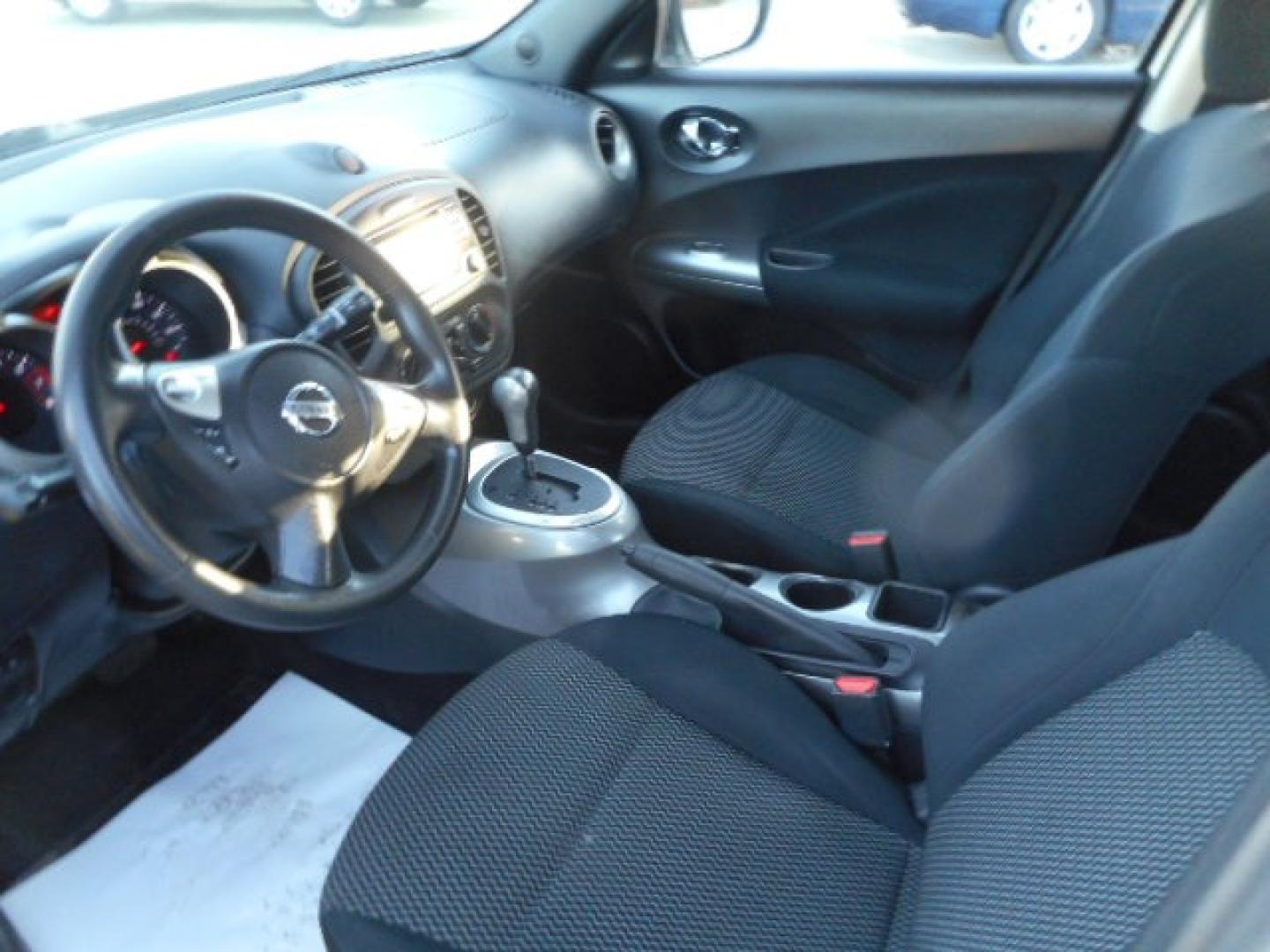 2016 WHITE NISSAN JUKE S; SL; SV; NISM (JN8AF5MR5GT) , located at 10405 Abercorn Street, Savannah, GA, 31419, (912) 921-8965, 31.988262, -81.131760 - Photo#3